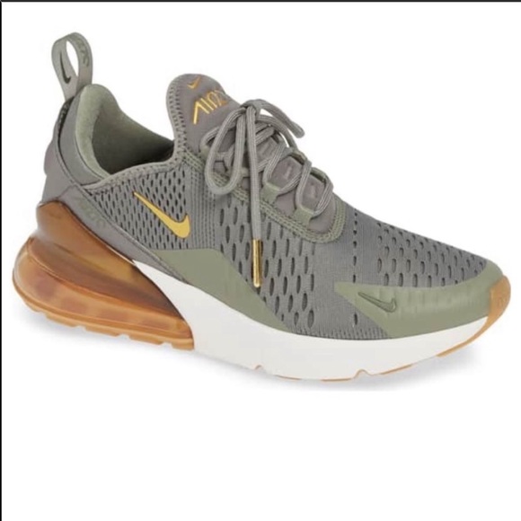 Nike Shoes - Nike Air Max 270